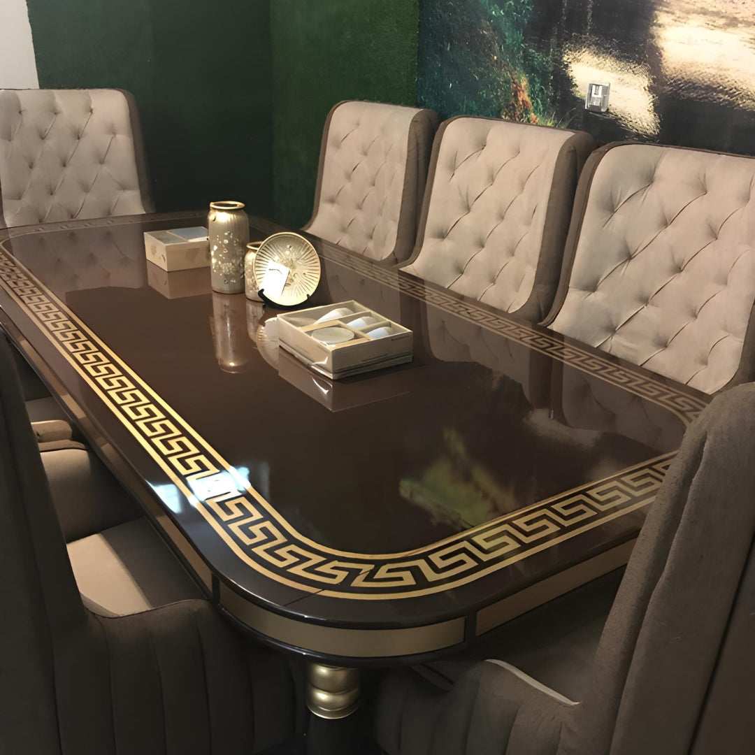 Royal Dines