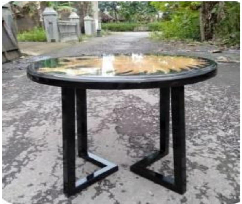 Classic coffee table MST -0229