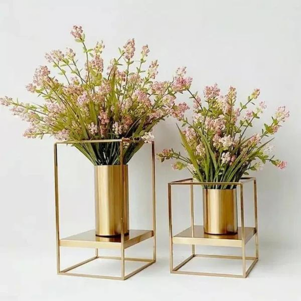 Metal Frame Flower Vase
